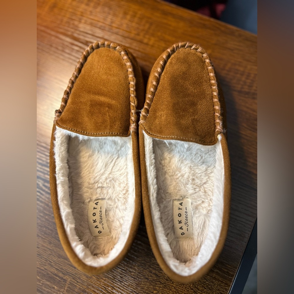 Dakota Fleece Men's Brown Suede Slippers
